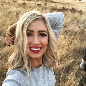 Meet your Posher, Lina